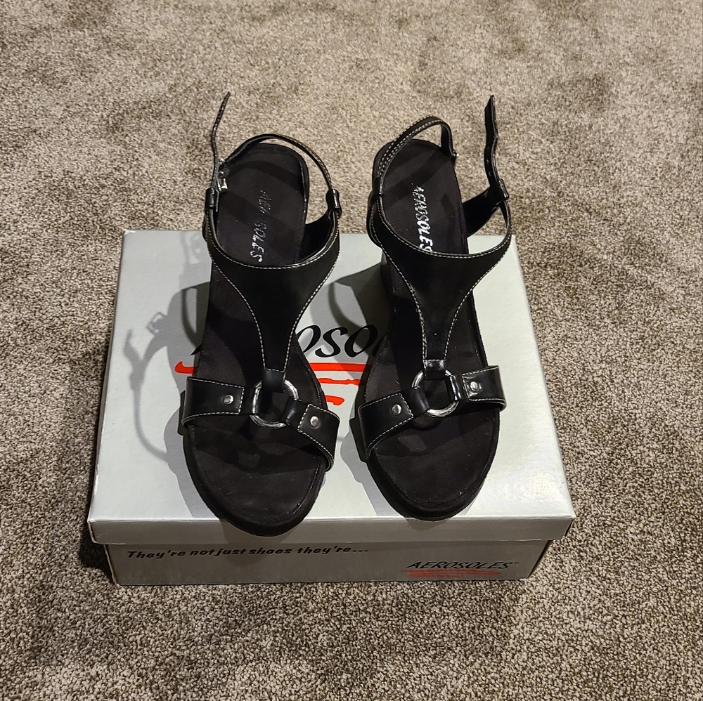 Aerosoles "plushful" wedge sandals 8.5 black